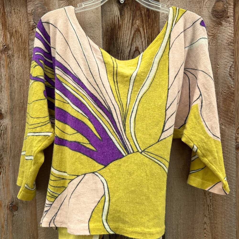 Moth from Anthropologie Lambswool blend sweater, cropped. Size M